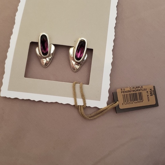 SOLD- UNOde50 Arrow Me Sworavski Crystal Earrings - Picture 4 of 4